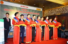 Vietnam introduces economic achievements to the world 