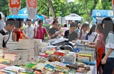 Hanoi tosses and turns to popularise Book Street