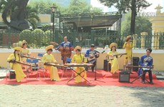 Traditional music dazzles tourists to Ho Chi Minh City