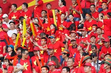 Vietnamese fans cheer football team at ASIAD's semifinals