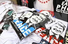 Trump - Kim T-shirts much sought after