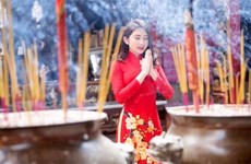 Lunar New Year visit to pagodas - long-lived tradition 