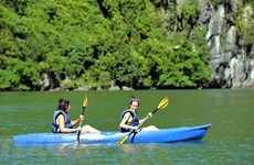 Quang Ninh promotes development of water sports, entertainment tourism