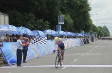 An wins stage, That keeps yellow jersey
