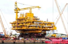 Vietsovpetro launches topsides of super-size platform