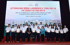 8.5 billion VND in Lawrence Ting scholarships presented to students