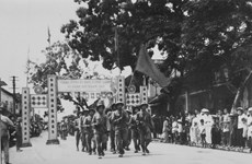 Greetings for victory troops in Hanoi's liberation day
