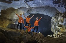 Exploring Kieu Cave in Quang Binh province