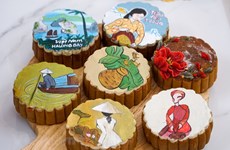 90s girl adds flair to traditional mooncakes with artistic crust
