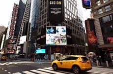 Photos of Vietnam’s Covid-19 combat on Times Square big screen