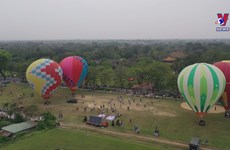 Hot air balloons liven up Hue Festival