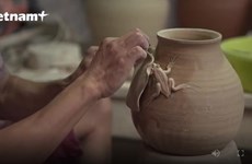 Portrait of a 'crazy artisan' of Bat Trang pottery village