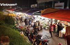 The largest flower market in the capital is bustling on the occasion of October 20