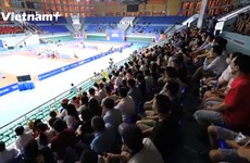 Bac Giang audiences“heat up” the stands with their love for badminton