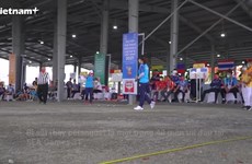 Learning to play pétanque, a special sport for Vietnamese athletes