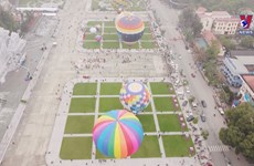 Tuyen Quang hosts first int’l hot air balloon festival