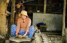 Discovering artisans' skills in Thanh Ha ancient pottery village