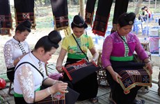 Market introduces ethnic groups’ traditional culture 