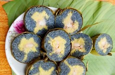 Black sticky rice cakes: Special treat of Tay ethnic in Lunar New Year