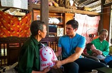 American teacher inspires hope for better life in Vietnam