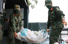 Military forces enthusiastically helping  people amid Covid-19 pandemic