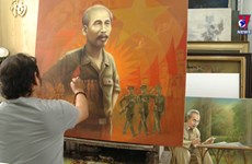 Painter drawing Uncle Ho for more than 40 years