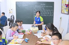 Working together to promote the Vietnamese language