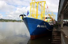 More steel ship handed over to Quang Ngai fisherman