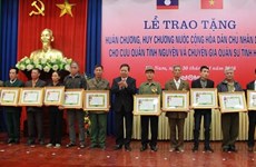 Ha Nam volunteer soldiers honoured with Lao orders, medals
