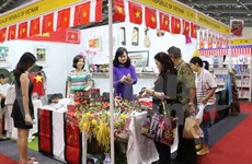 Vietnam joins charity fair in Indonesia 