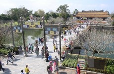 Hue imperial relic site lures thousands of visitors on holiday
