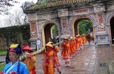 Hue: Neu pole planted to salute Lunar New Year