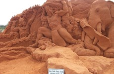 Vietnam’s first sand statue park attracts visitors