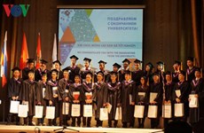 Vietnamese students granted nuclear technology certificates
