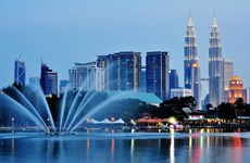 Malaysia targets 114 billion ringgits in revenue from tourism