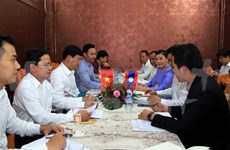 Vietnam, Laos youth unions forge stronger ties