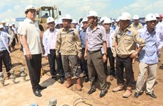 Deputy PM urges for faster progress of Long Phu 1 power plant  