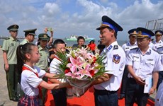 Vietnam Coast Guard ship continues exchange activities in Hainan