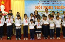 Children in HCM City, Khanh Hoa receive gifts for Children’s Day