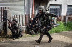 US helps Philippines fight militant groups in Marawi