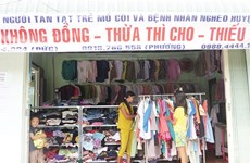 “Khong (Zero) Dong” shop offers free goods to people in need
