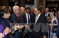 PM Nguyen Xuan Phuc meets OVs in Germany