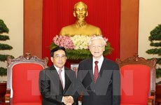 Party chief Nguyen Phu Trong welcomes Laos Vice President  
