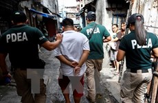 Philippine police kill one mayor in drug raid