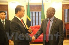 Tanzanian President pledges support for Vietnamese investors