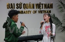 Vietnamese children perform in New Zealand
