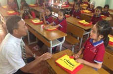 Canon Vietnam upgrades ethnic school in Lang Son