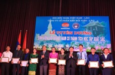 Outstanding Lao students honoured in Hanoi 