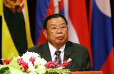 Lao President offers sympathies to Vietnam over typhoon damage 