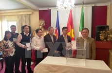 Vietnamese expats in Algeria support flood victims
